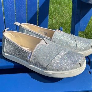 Toms sparkly silver slip on sneakers, white sole - size 4.5 Y - gently worn!